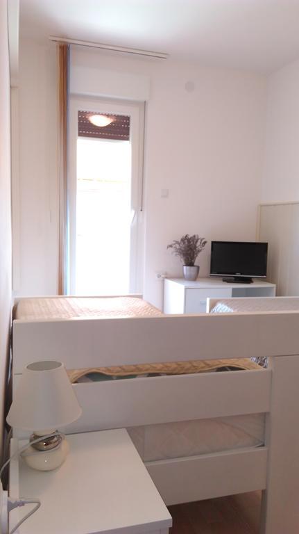 Apartment Cinzia Pula Exterior foto