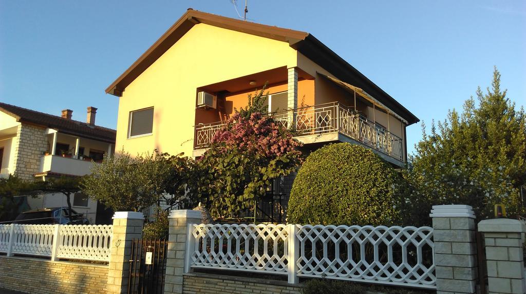 Apartment Cinzia Pula Exterior foto